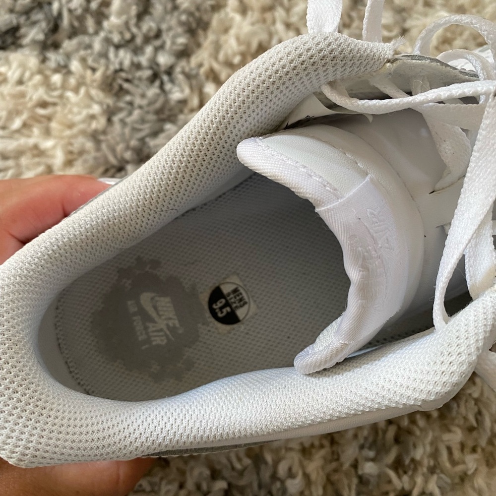 AF1 - Picture 4 of 9